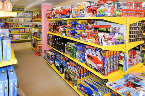 Выбор игрушек в магазине - радость и развитие для детей